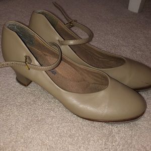 Tan high-heeled (character) tap shoes!!